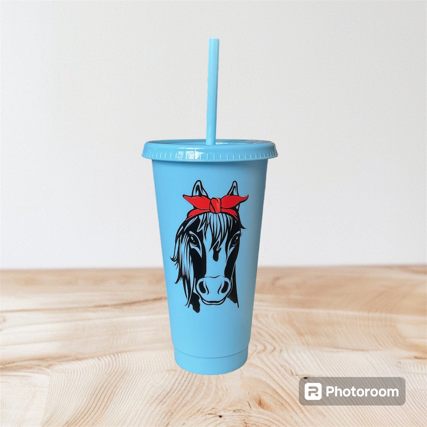 24oz cold cup with a horse head wearing a bow