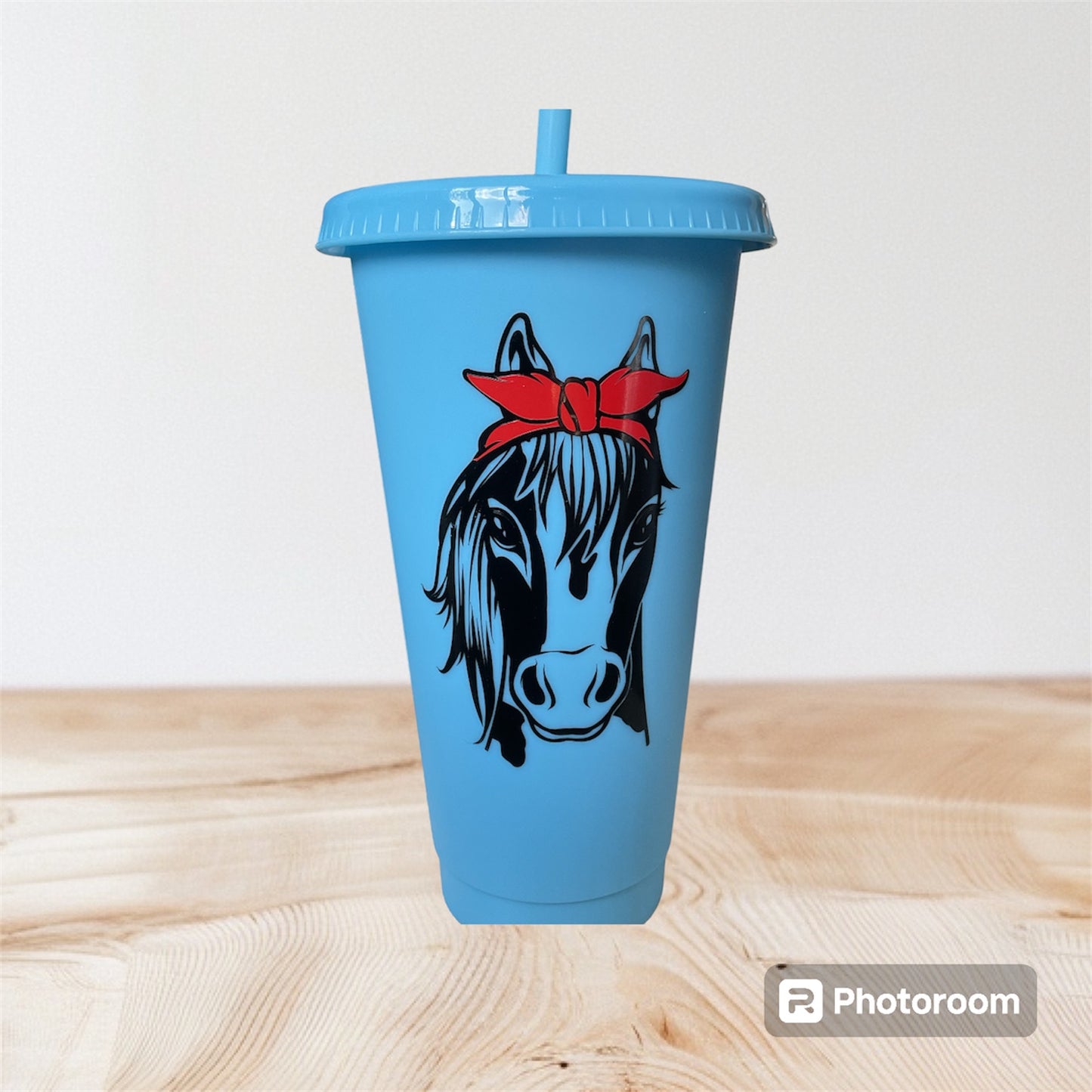 24oz cold cup with a horse head wearing a bow